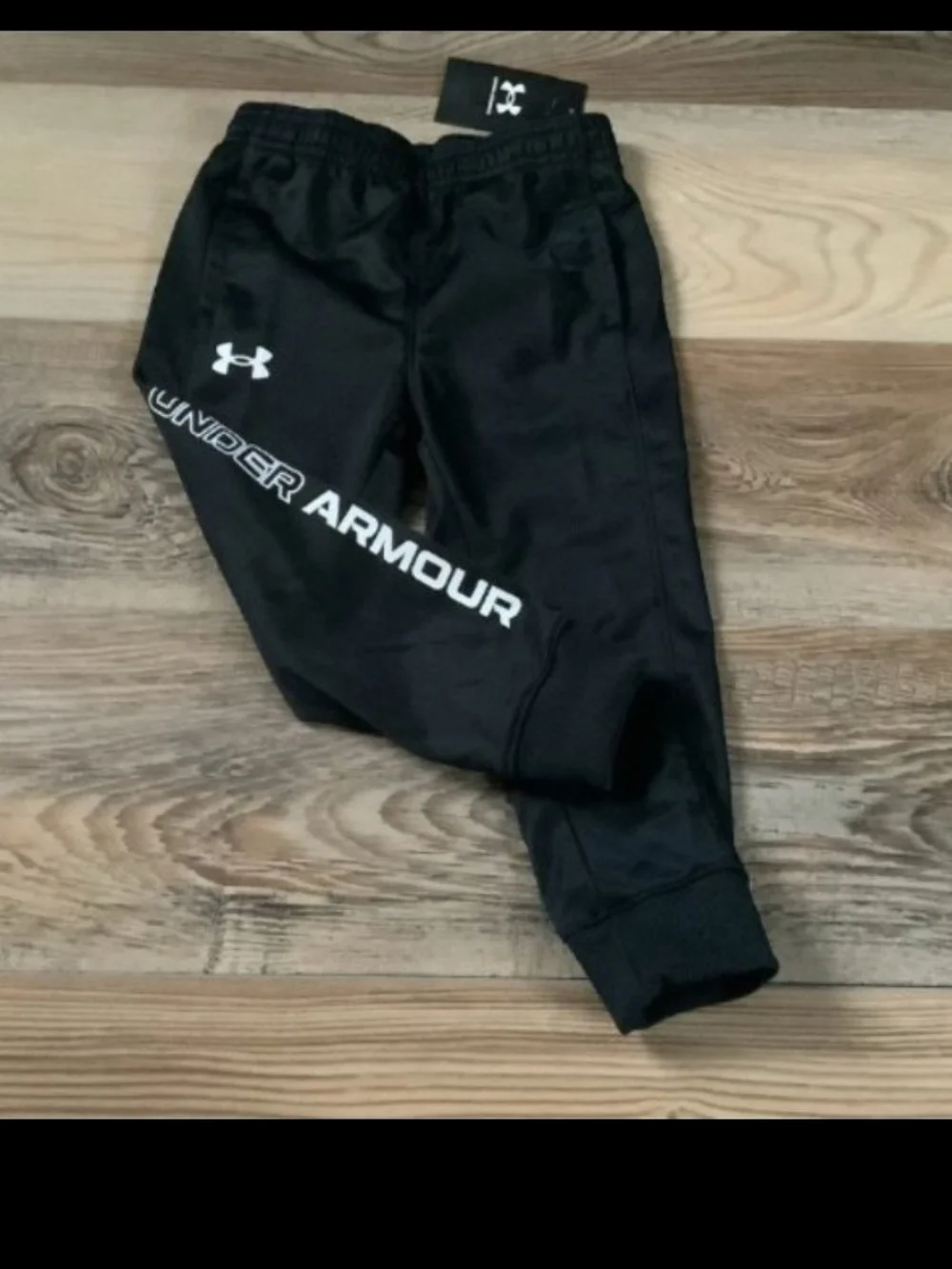 Under Armour Boys  Hoodie & Jogger Outfit Size 2T(NWT)